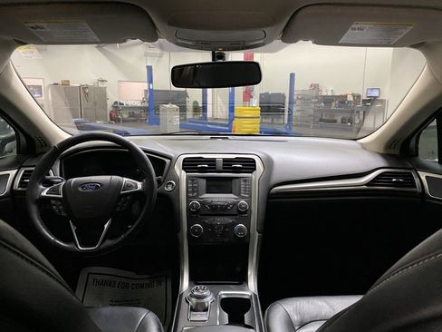 Used 2017 Ford Fusion SE image 21