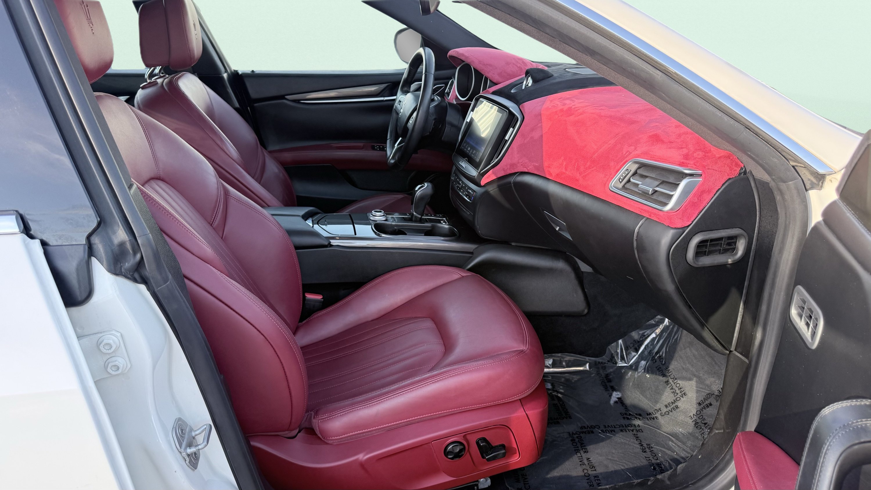 Used 2018 Maserati Ghibli RWD image 31