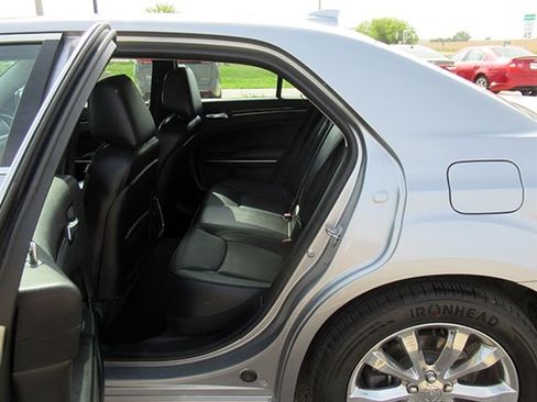 Used 2015 Chrysler 300 C w/ Light Group image 15