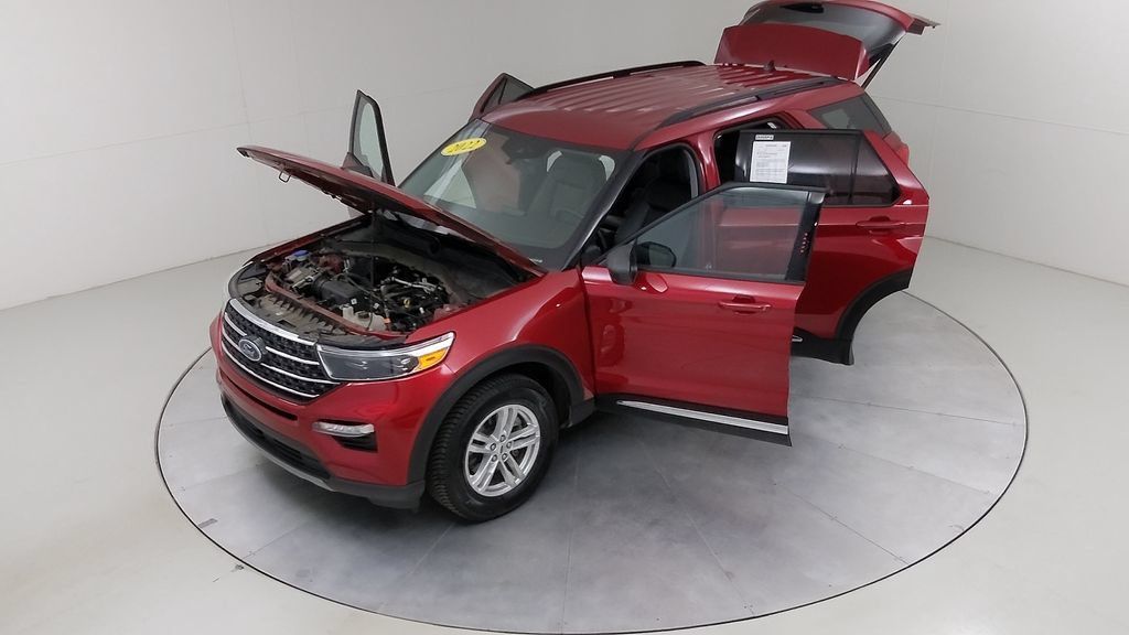 Certified 2022 Ford Explorer XLT w/ Equipment Group 202A AWD/4WD image 55