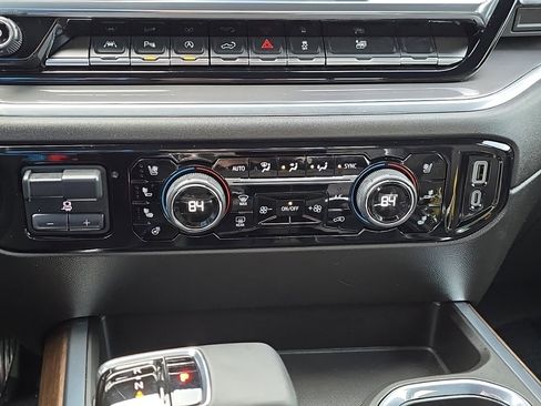 Used 2024 Chevrolet Silverado 1500 High Country image 19