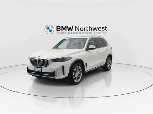 Used 2025 BMW X5 xDrive40i w/ Parking Assistance Package AWD/4WD image 9