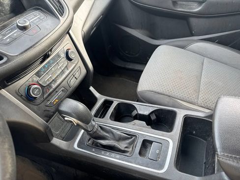 Used 2018 Ford Escape SE w/ SE Sync 3 Package AWD/4WD image 10