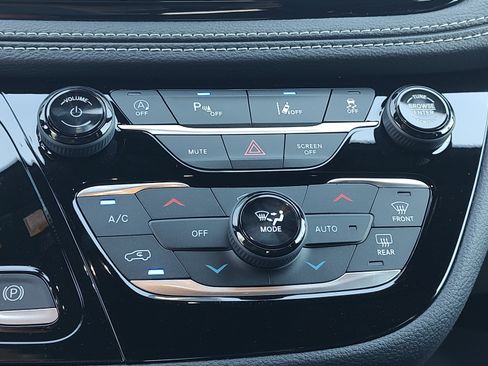 New 2026 Chrysler Pacifica Select image 17