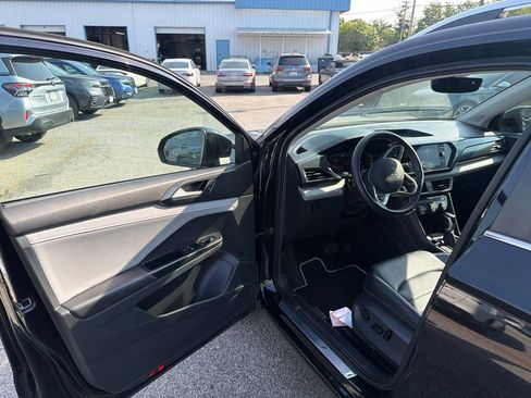 Used 2023 Volkswagen Taos SEL AWD/4WD image 14