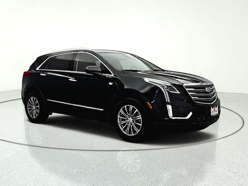 Used 2017 Cadillac XT5 Luxury w/ Driver Awareness Package AWD/4WD image 8