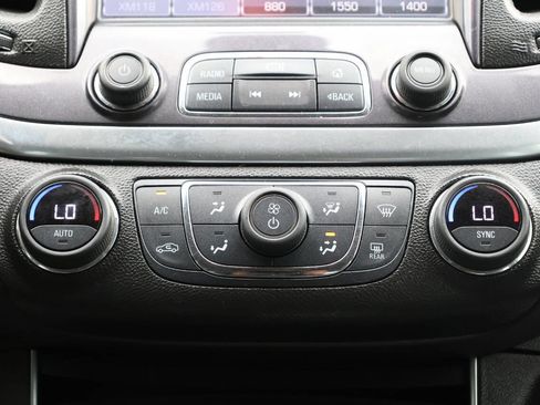 Used 2017 Chevrolet Impala LT FWD image 21