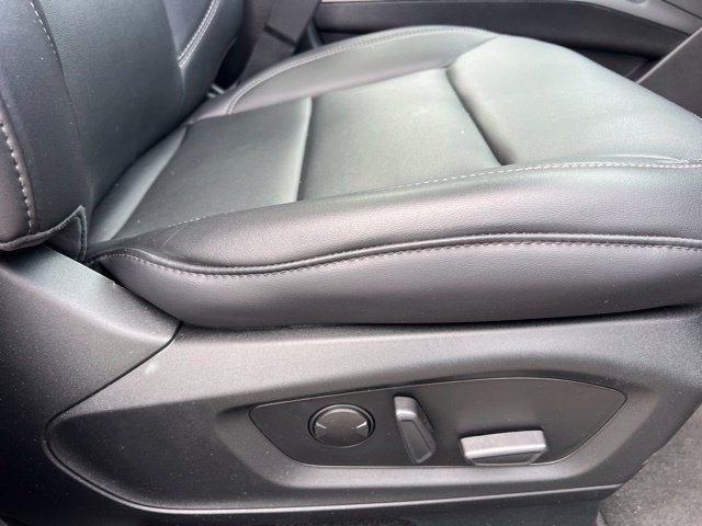 Used 2024 Ford Explorer XLT w/ Equipment Group 202A AWD/4WD image 11