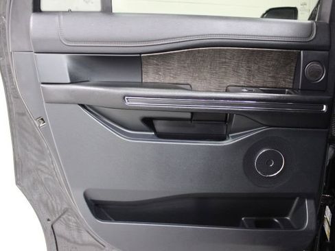 Used 2021 Ford Expedition Max Limited image 23