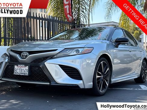 Used 2018 Toyota Camry XSE FWD image 1