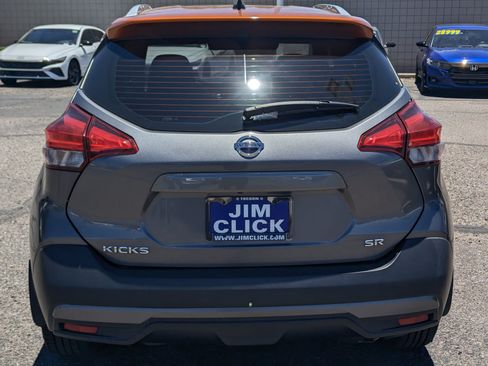 Used 2019 Nissan Kicks SR w/ SR Premium Package FWD image 3