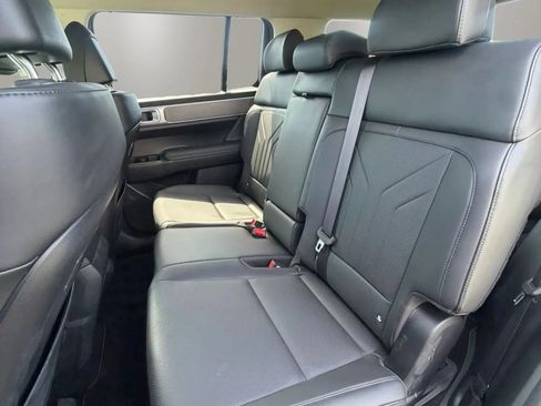 Used 2025 Hyundai Santa Fe SEL FWD image 14