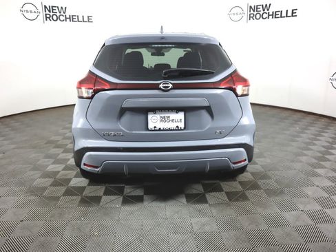Certified 2022 Nissan Kicks SV image 6