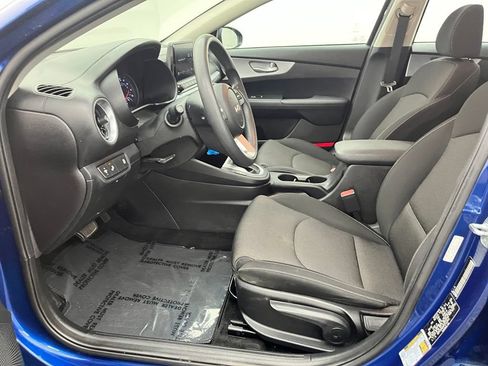 Used 2023 Kia Forte LXS w/ LXS Technology Package FWD image 17
