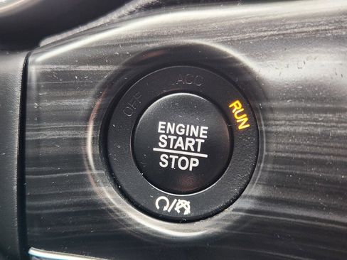 Used 2021 Jeep Grand Cherokee Limited image 24