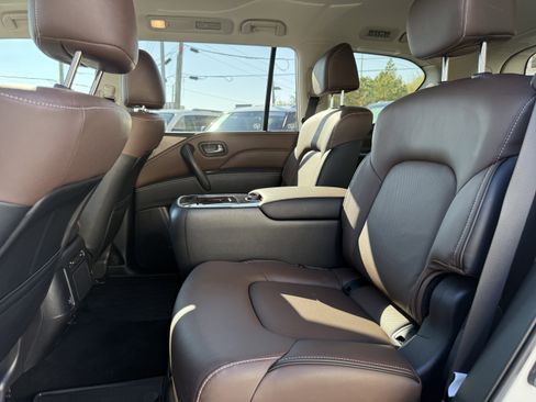 Certified 2024 INFINITI QX80 Premium Select image 15