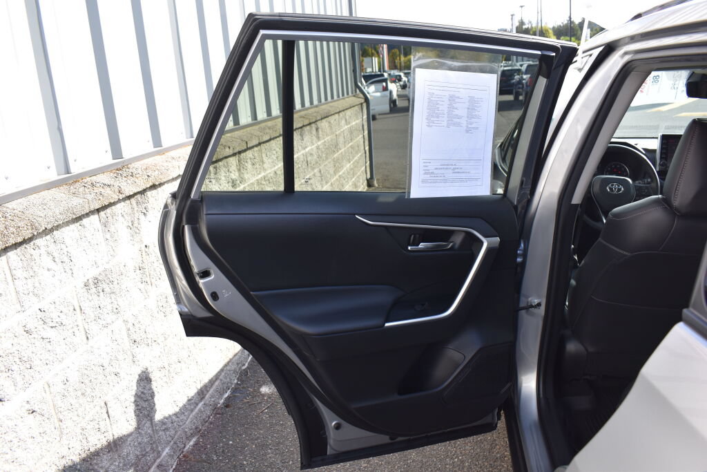 Certified 2022 Toyota RAV4 XLE Premium AWD/4WD image 19