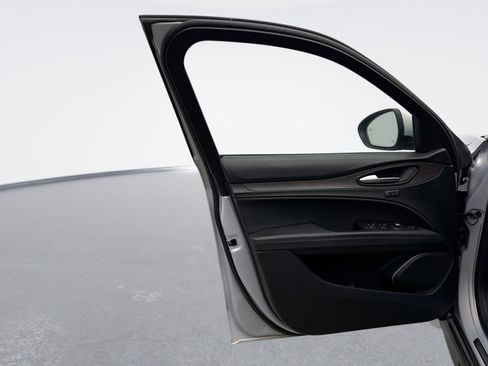 Used 2022 Alfa Romeo Stelvio Ti w/ Active Assist Plus Package image 9