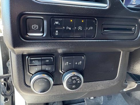 Used 2021 GMC Yukon SLT AWD/4WD image 19