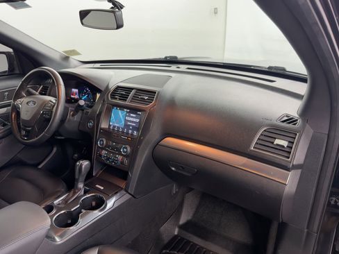 Used 2019 Ford Explorer XLT w/ Equipment Group 202A image 36