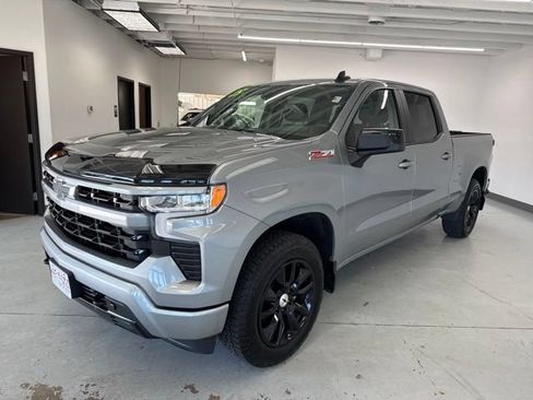 Used 2025 Chevrolet Silverado 1500 RST AWD/4WD image 6