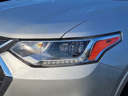 Used 2021 Chevrolet Traverse Premier FWD image 8