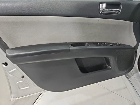 Used 2012 Nissan Sentra 2.0 SR image 11