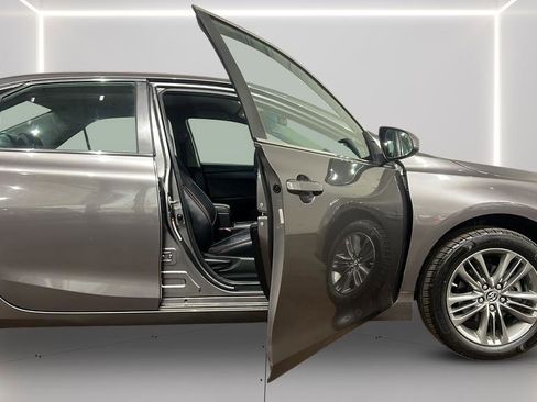 Used 2017 Toyota Camry SE image 17