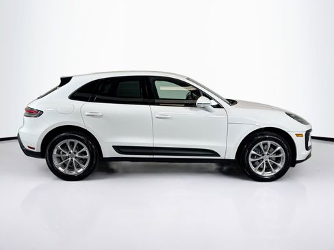 Used 2025 Porsche Macan image 8