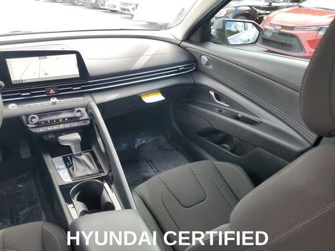 Certified 2025 Hyundai Elantra SEL FWD image 24