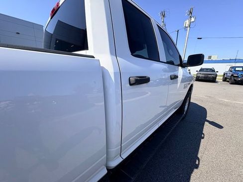 Used 2016 RAM 1500 Express AWD/4WD image 12