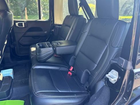 Used 2022 Jeep Wrangler Unlimited Sahara w/ Cold Weather Group AWD/4WD image 13