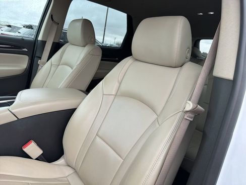 Used 2020 Buick Enclave Essence w/ Sound and Sites Package image 18