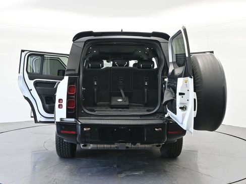 Used 2023 Land Rover Defender 130 X-Dynamic SE AWD/4WD image 36