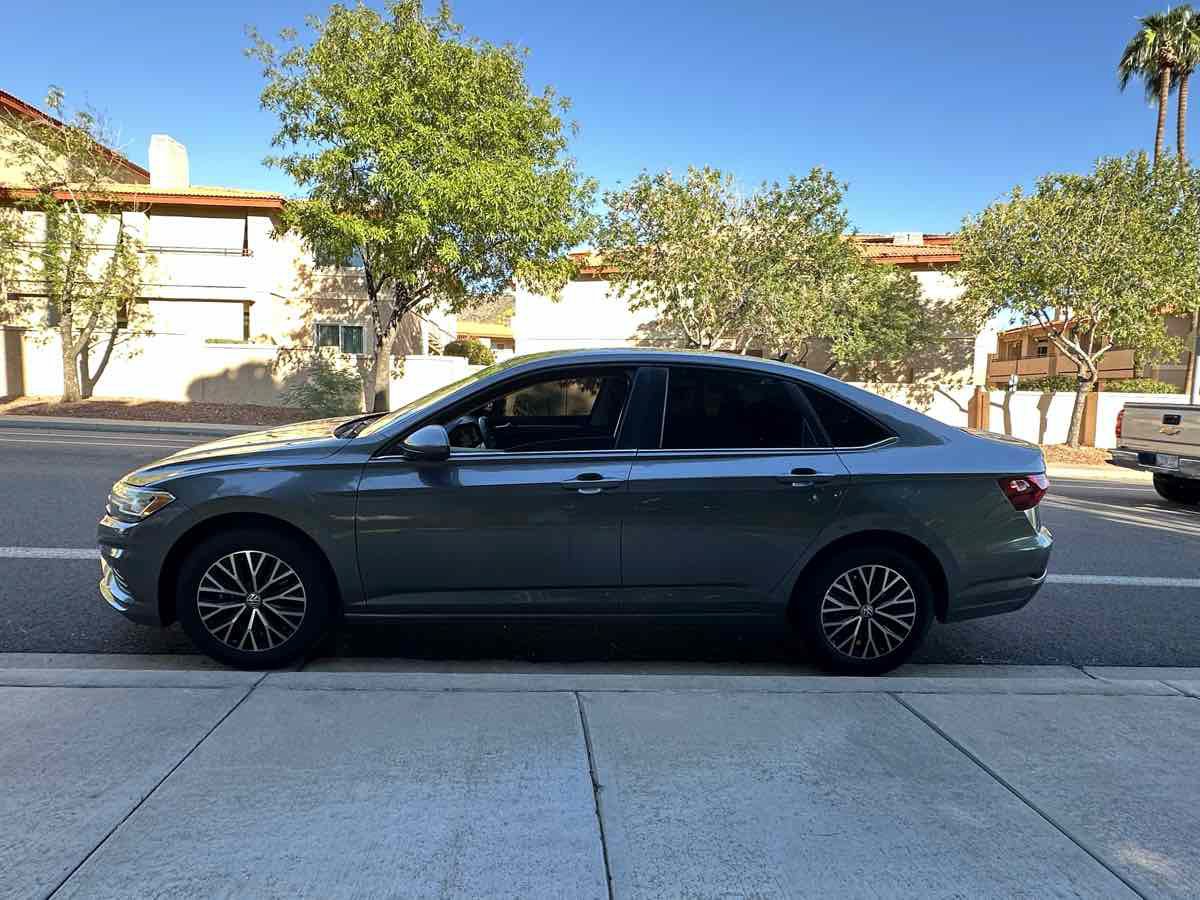 Used 2021 Volkswagen Jetta R-Line FWD image 5
