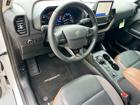 Used 2023 Ford Bronco Sport Outer Banks w/ Tech Package image 9