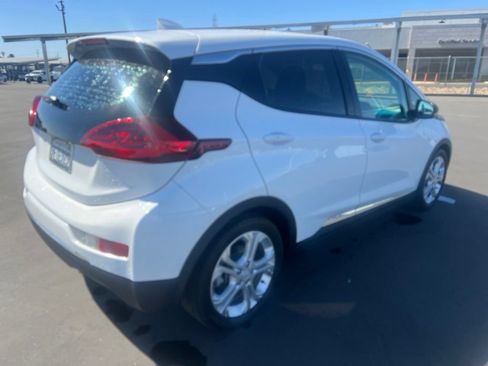 Used 2017 Chevrolet Bolt LT FWD image 3