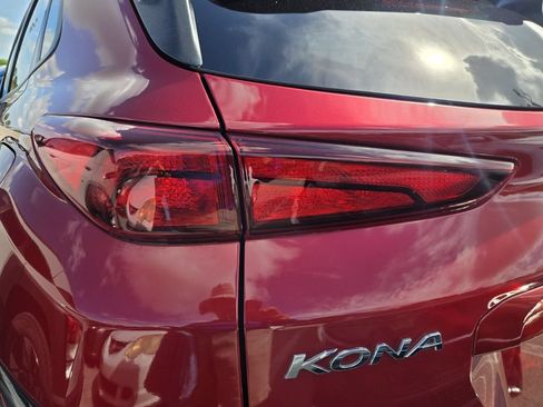Used 2023 Hyundai Kona SEL w/ Convenience Package FWD image 9