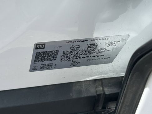 Used 2025 Chevrolet Tahoe LS RWD image 17