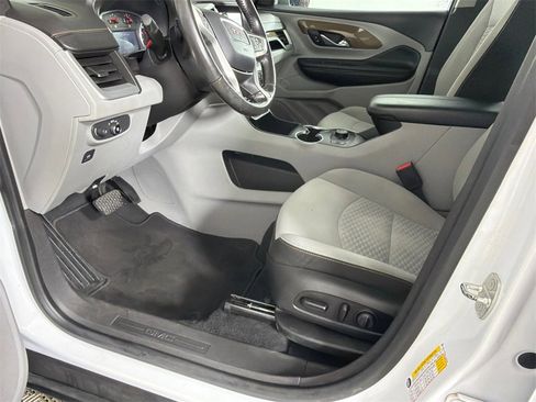 Used 2020 GMC Terrain SLE w/ Driver Convenience Package image 10