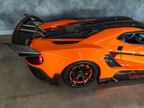 Used 2018 Ford GT RWD image 17