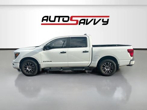 Used 2023 Nissan Titan SV w/ SV Convenience Package RWD image 4