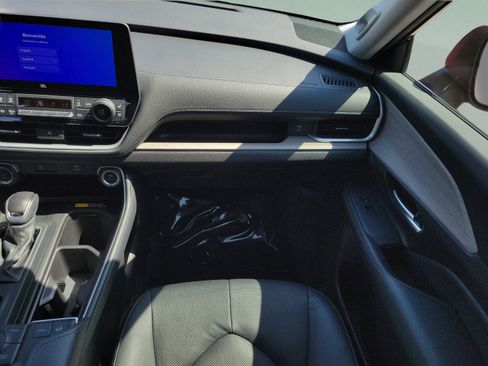 Used 2025 Toyota Grand Highlander AWD image 20