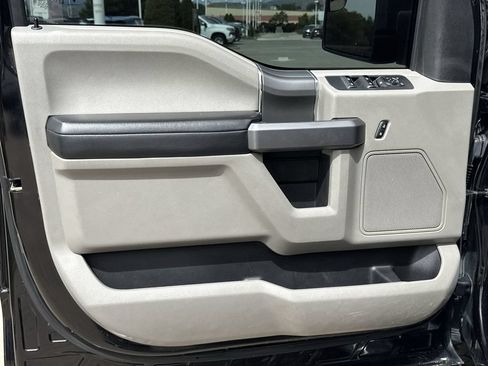 Used 2020 Ford F150 XLT w/ Equipment Group 302A Luxury AWD/4WD image 25