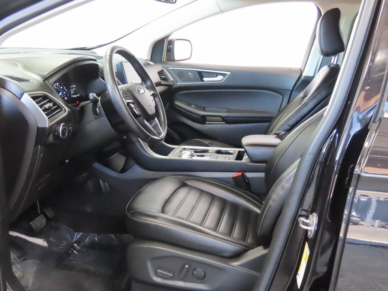 Used 2023 Ford Edge SEL w/ Convenience Package AWD/4WD image 9