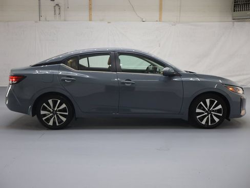 Used 2024 Nissan Sentra SV w/ SV Premium Package FWD image 8