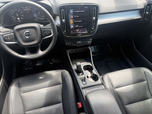 Used 2021 Volvo XC40 T5 Momentum w/ Protection Package Premier AWD/4WD image 13