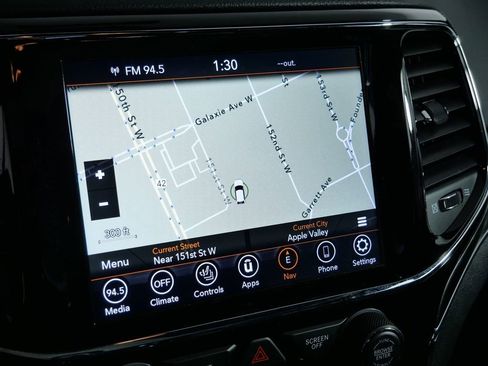 Used 2021 Jeep Grand Cherokee Limited w/ Luxury Group II image 24