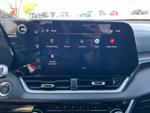 Used 2025 Chevrolet Equinox LT image 34