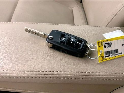 Used 2015 Volkswagen Beetle 1.8T image 11